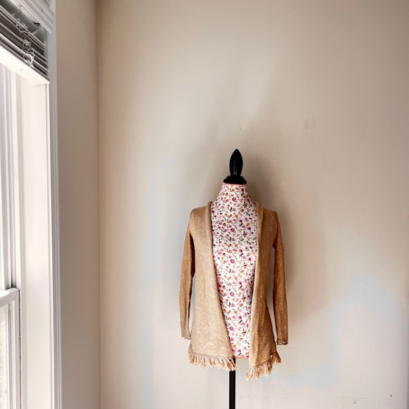 Lilly Pulitzer Girls Gold Fringe Cardigan Sweater Sz XL (10-14yrs) - Picture 1 of 8